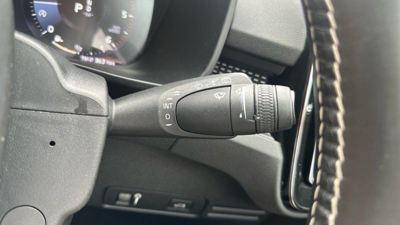 Volvo Xc40 2.0 D4 [190] R DESIGN 5dr AWD Geartronic Diesel Estate